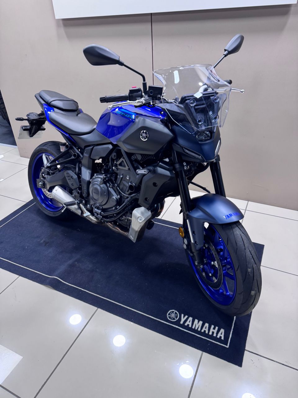 YAMAHA MT-07 4