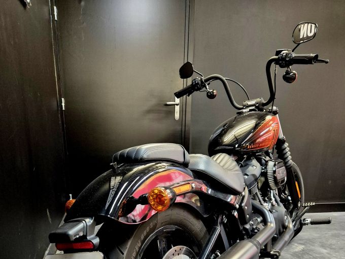 HARLEY-DAVIDSON SOFTAIL STREET BOB 1868 4