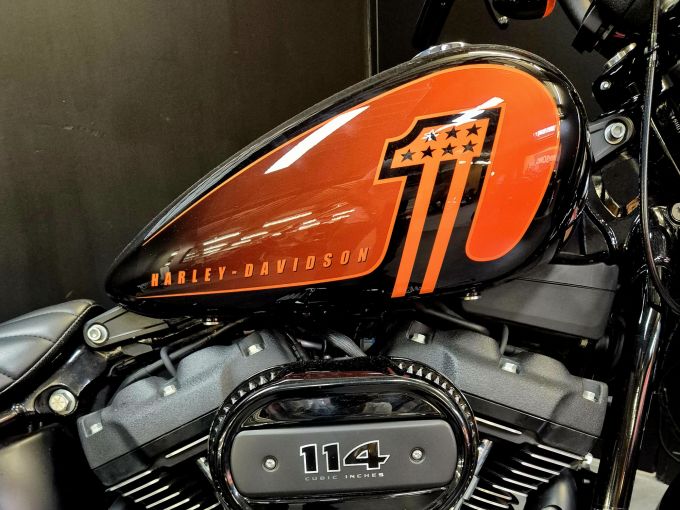 HARLEY-DAVIDSON SOFTAIL STREET BOB 1868 4