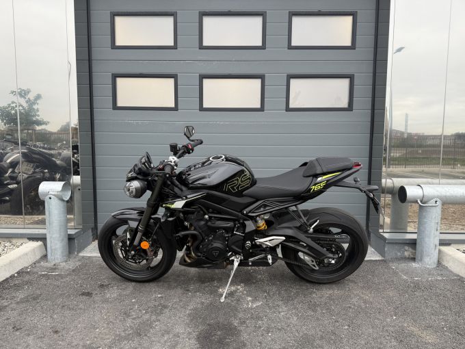 TRIUMPH STREET TRIPLE 765 RS 4