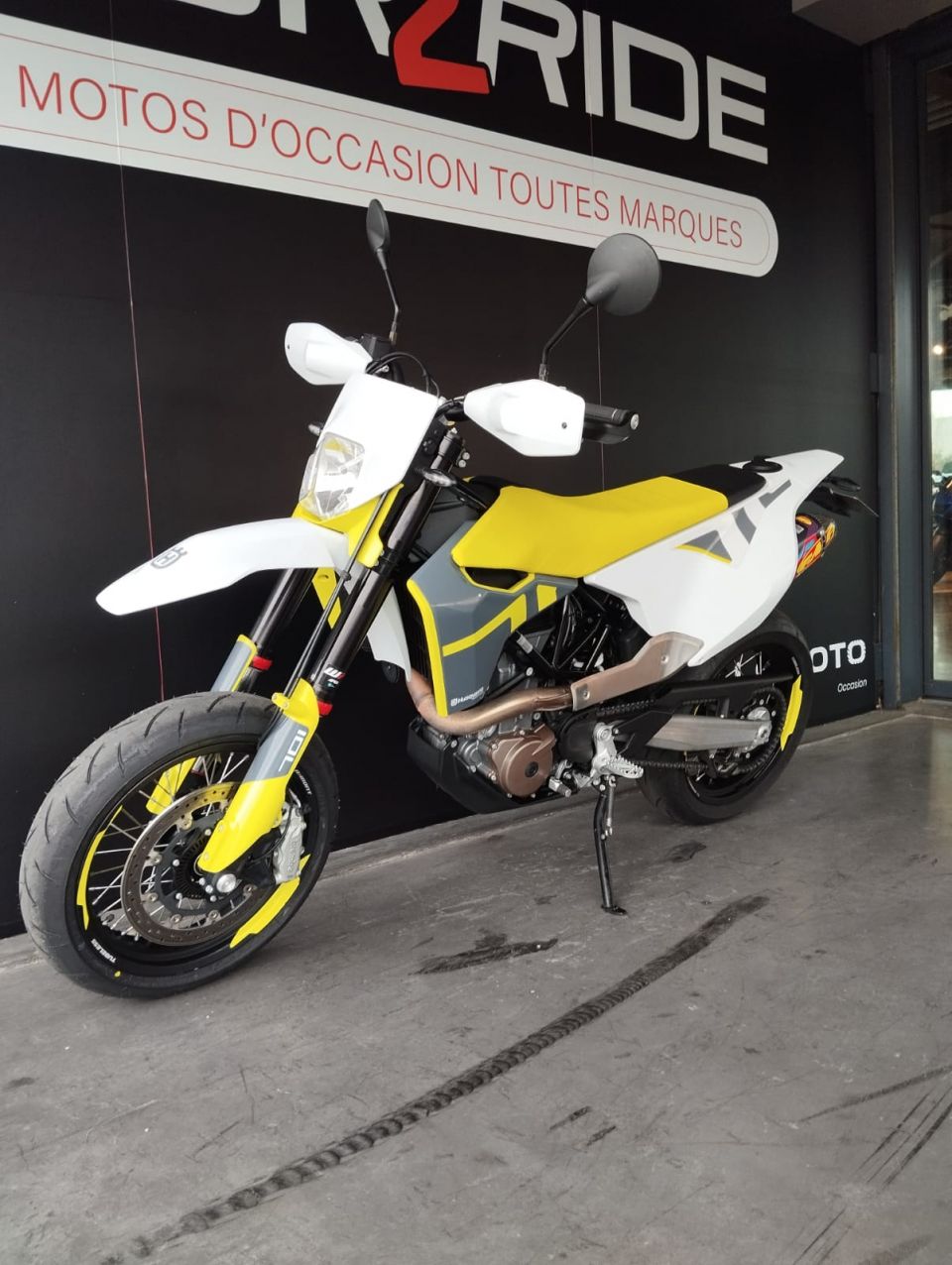 HUSQVARNA 701 SUPERMOTO 4