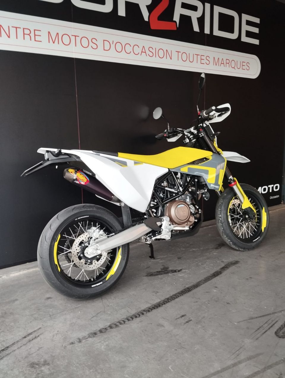 HUSQVARNA 701 SUPERMOTO 4