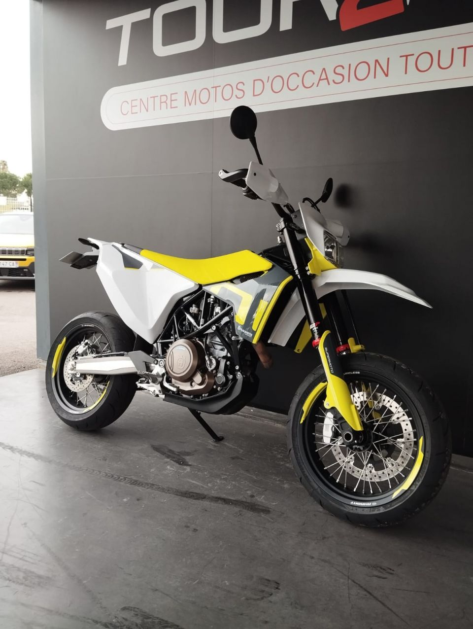 HUSQVARNA 701 SUPERMOTO 4