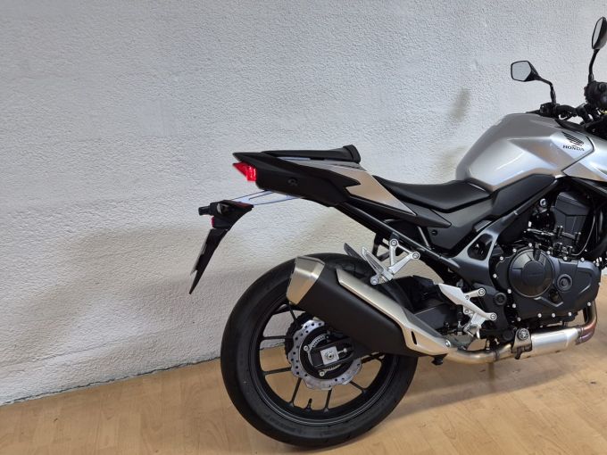 HONDA CB 750 HORNET 4