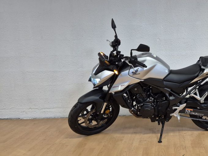 HONDA CB 750 HORNET 4