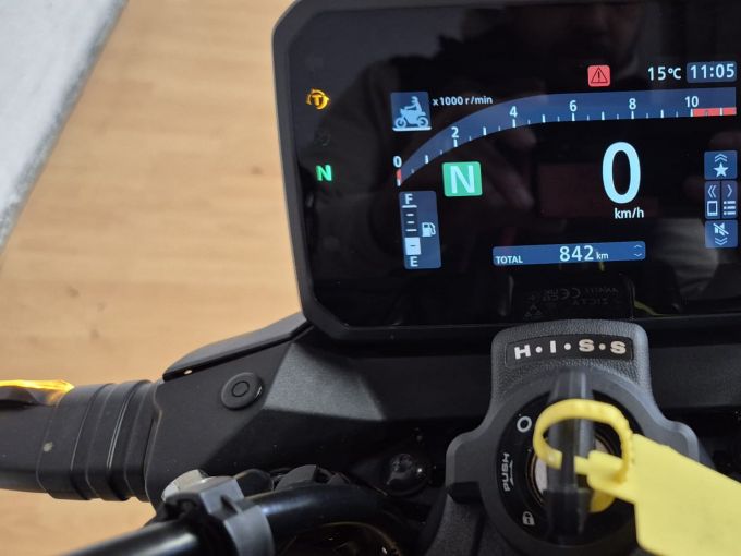 HONDA CB 750 HORNET 4