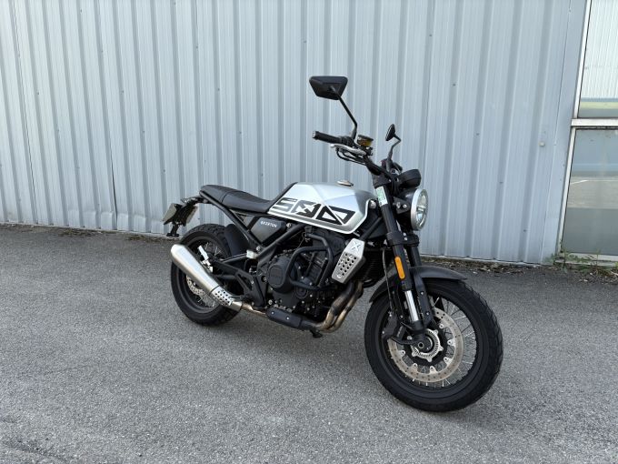 BRIXTON MOTORCYCLES Crossfire 500 4