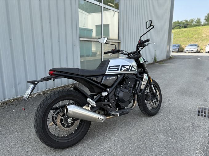 BRIXTON MOTORCYCLES Crossfire 500 4