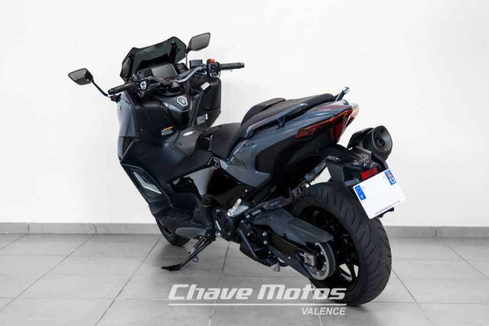 YAMAHA T-MAX 560 TECH MAX 4