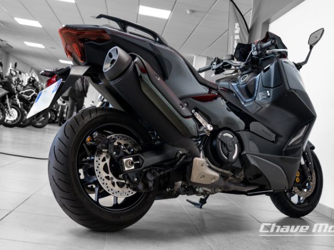 YAMAHA T-MAX 560 TECH MAX 4