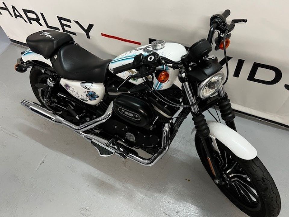 HARLEY-DAVIDSON SPORTSTER 883 4