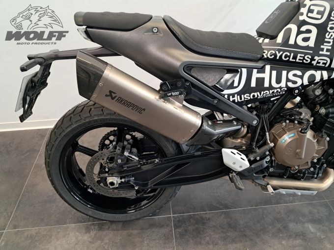 HUSQVARNA SVARTPILEN 801 4