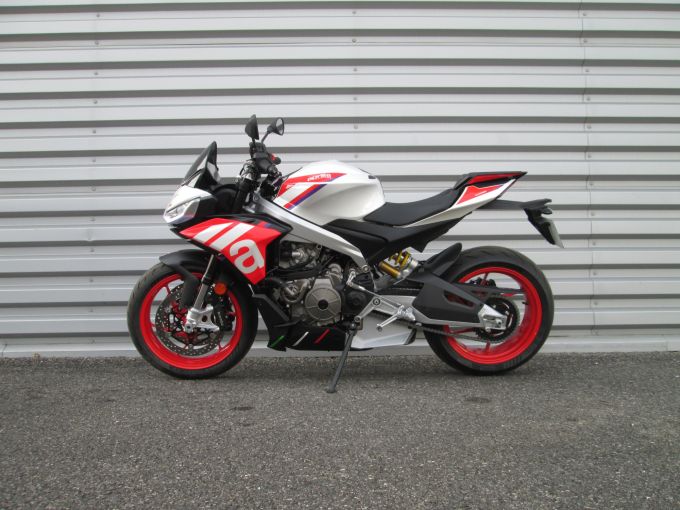 APRILIA TUONO 660 FACTORY 4