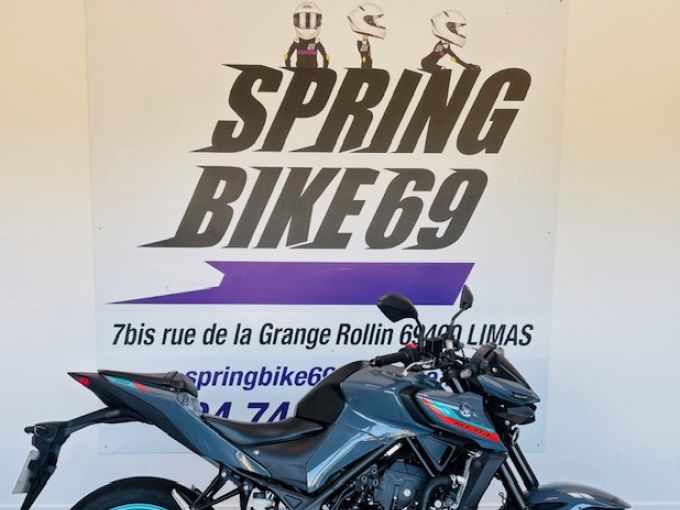 YAMAHA MT-03 4