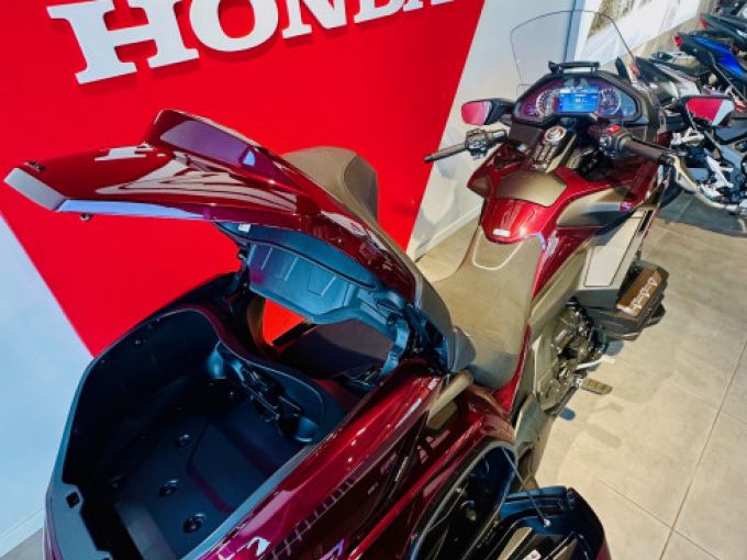 HONDA GoldWing Touring DCT Airbag 4