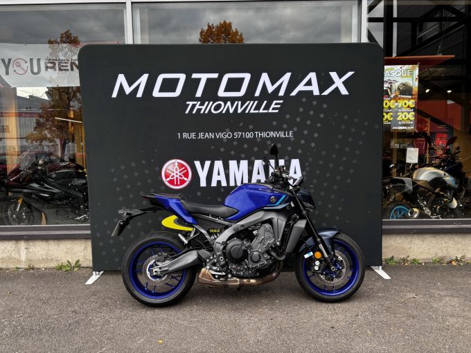 YAMAHA MT-09 4