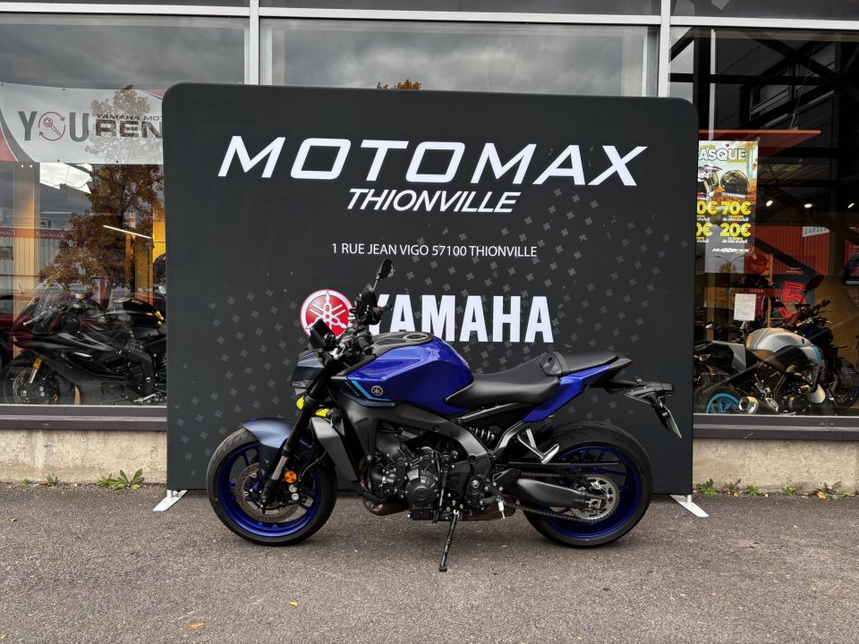 YAMAHA MT-09 4