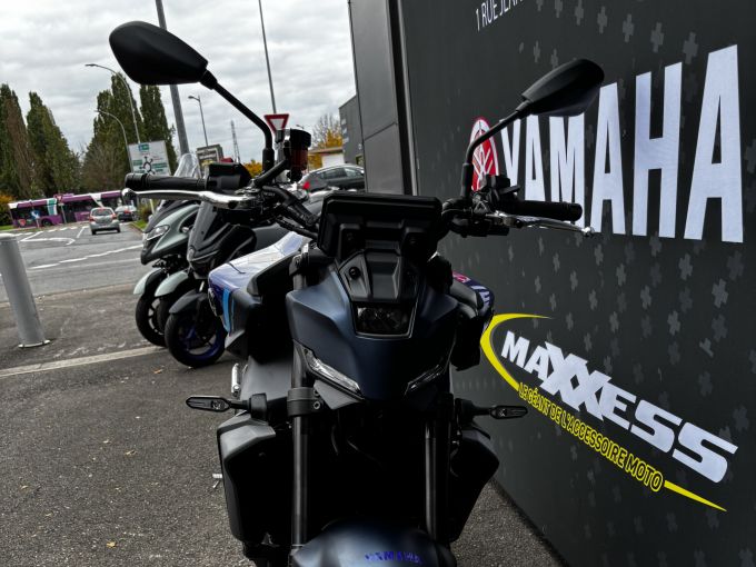 YAMAHA MT-09 4