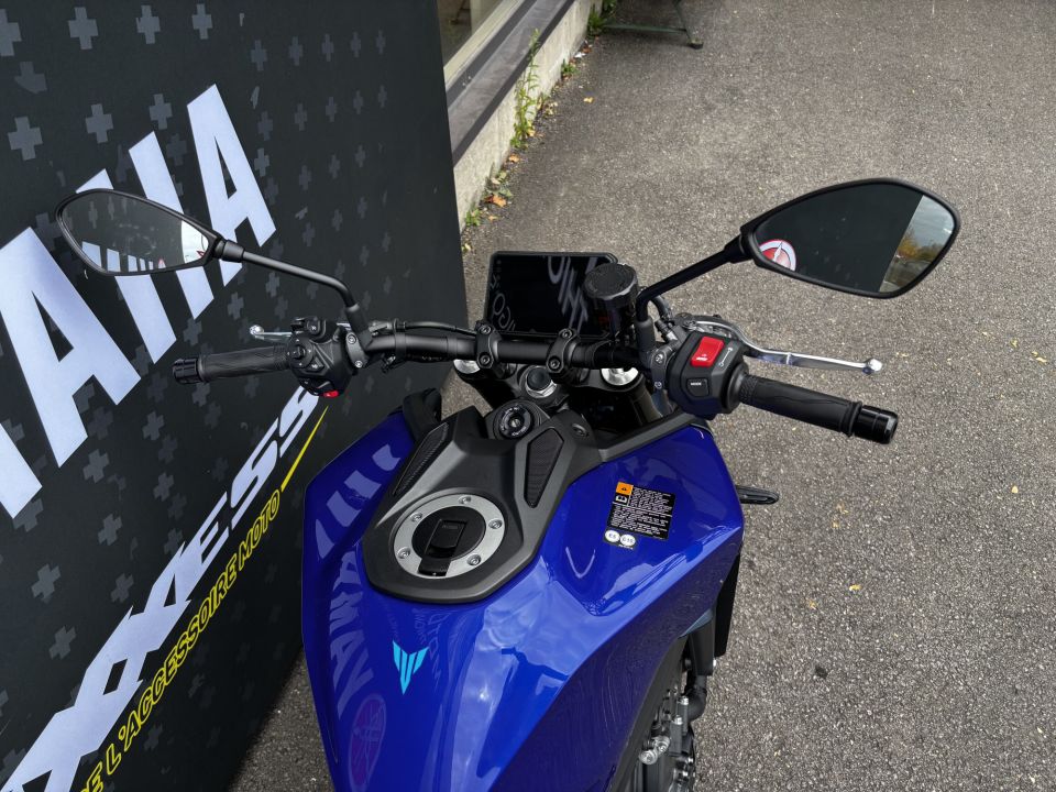 YAMAHA MT-09 4