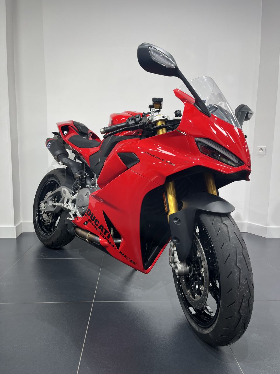 DUCATI PANIGALE V2 S 4
