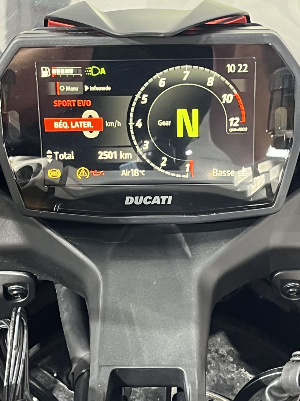 DUCATI PANIGALE V2 S 4