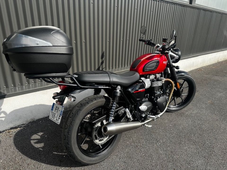 TRIUMPH STREET TWIN 900 4