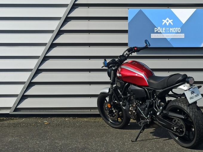 YAMAHA XSR 700 ABS 4