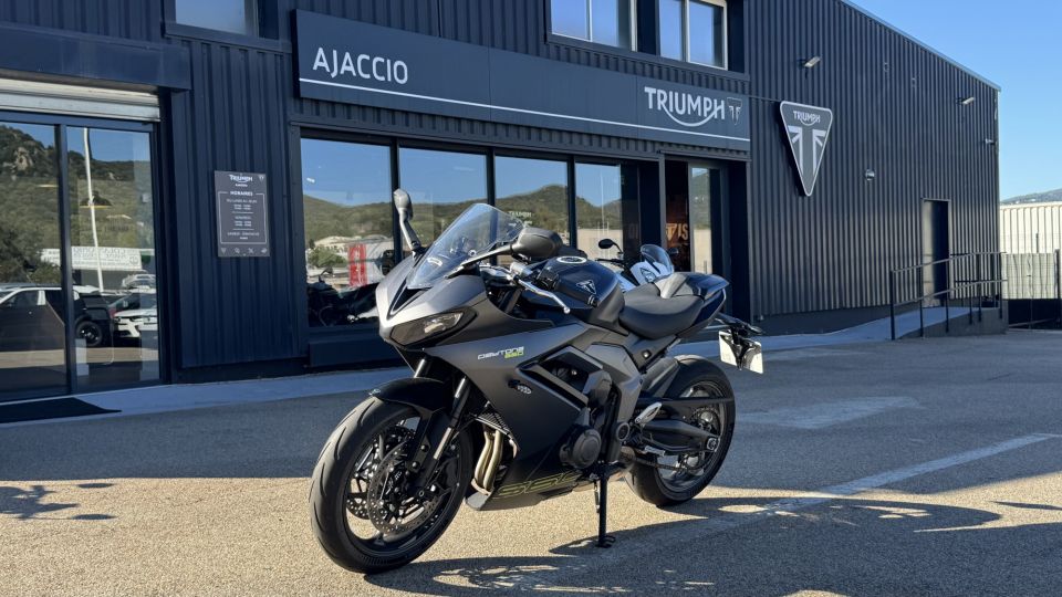TRIUMPH 	DAYTONA 660 4
