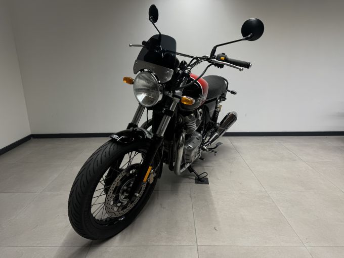 ROYAL ENFIELD INTERCEPTOR 4