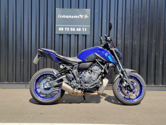 YAMAHA MT-07 4