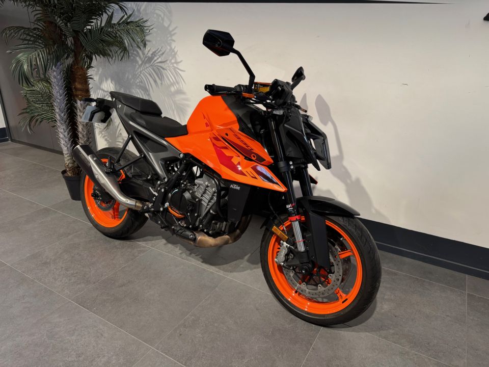 KTM 990 DUKE 4