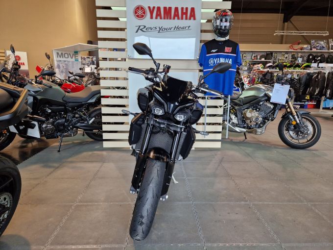 YAMAHA MT-10 4