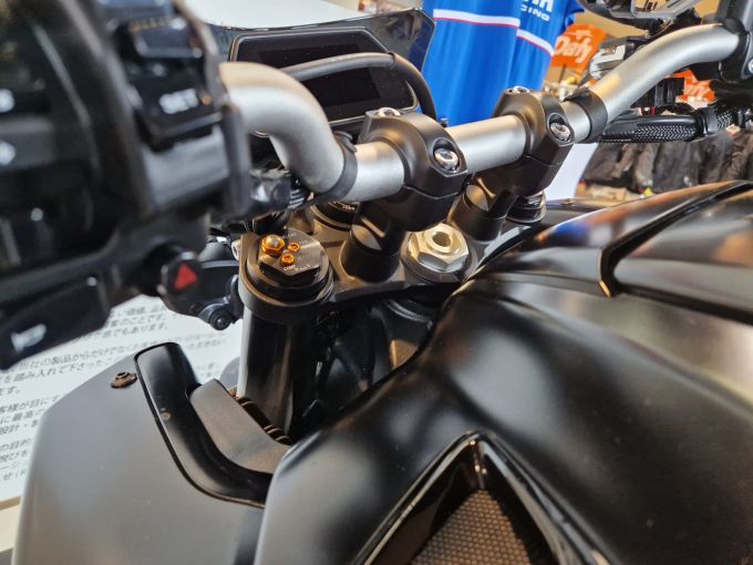 YAMAHA MT-10 4