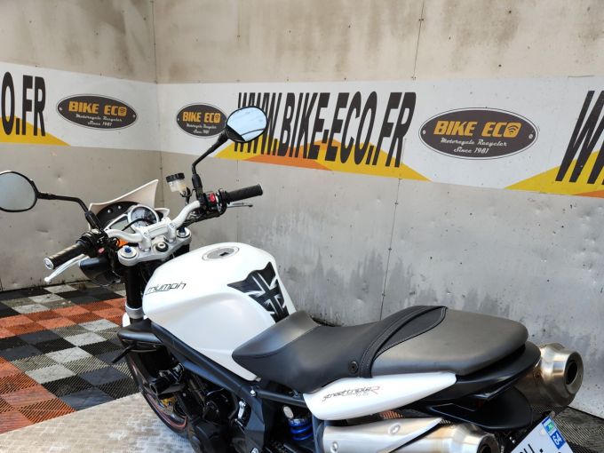 TRIUMPH STREET TRIPLE 675 R 4