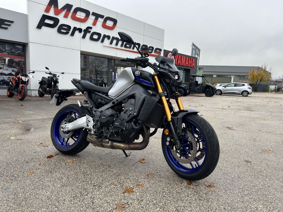 YAMAHA MT-09 SP 4