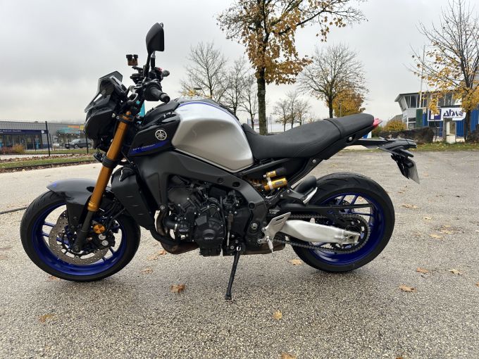 YAMAHA MT-09 SP 4