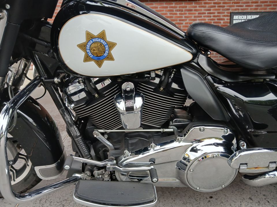 HARLEY-DAVIDSON TOURING ELECTRA GLIDE 1745 ULTRA LIMITED POLICE 4