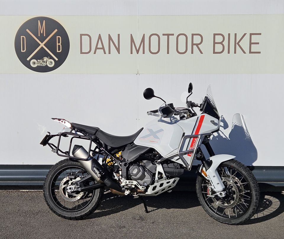 DUCATI DESERT X 4