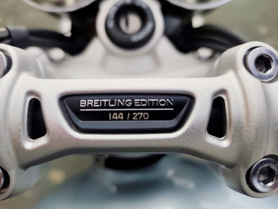 TRIUMPH SPEED TWIN 1200 4