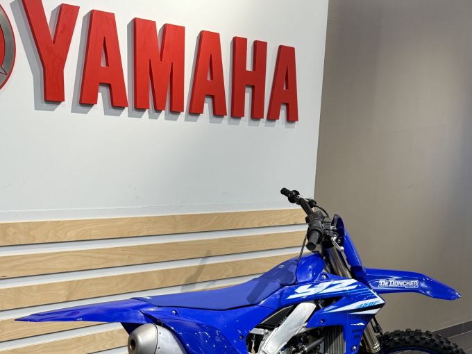 YAMAHA YZ450F 4