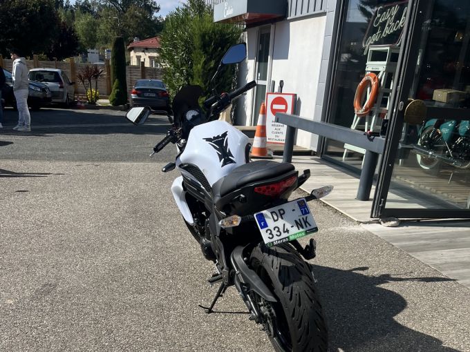 KAWASAKI ER-6 (47.5CV) 4