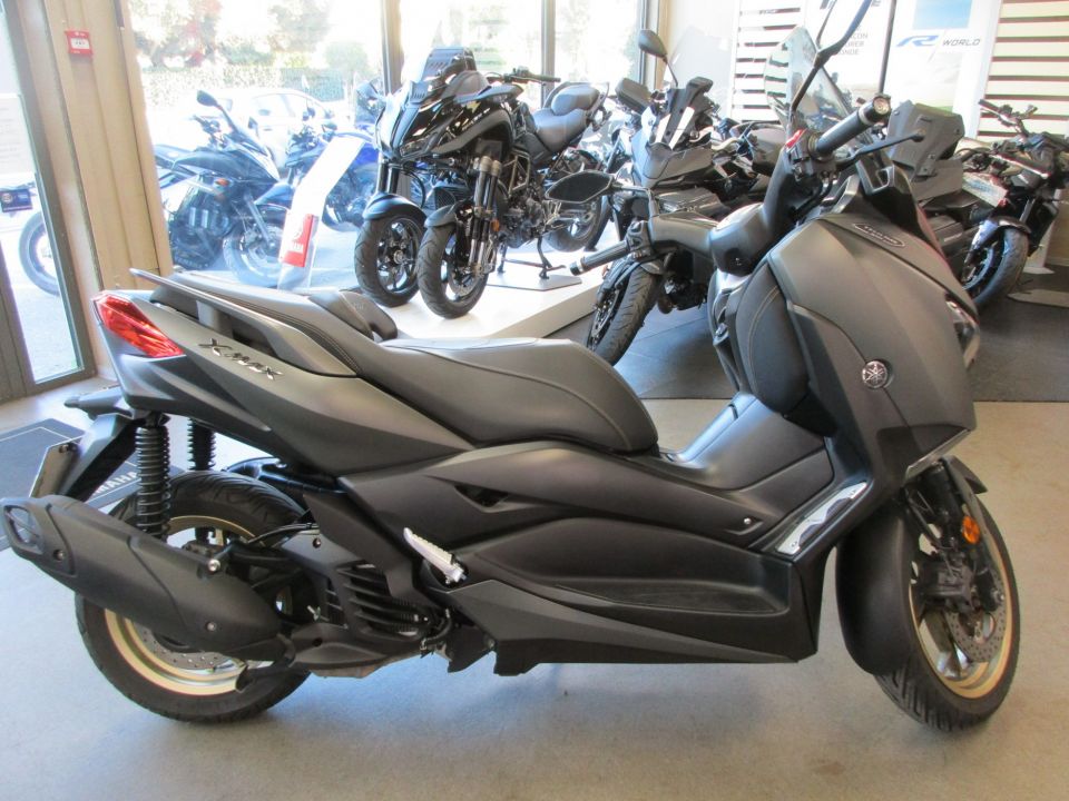 YAMAHA XMAX 125 TECH MAX 4