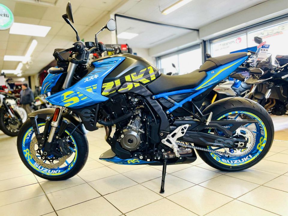 SUZUKI GSX-8S 4