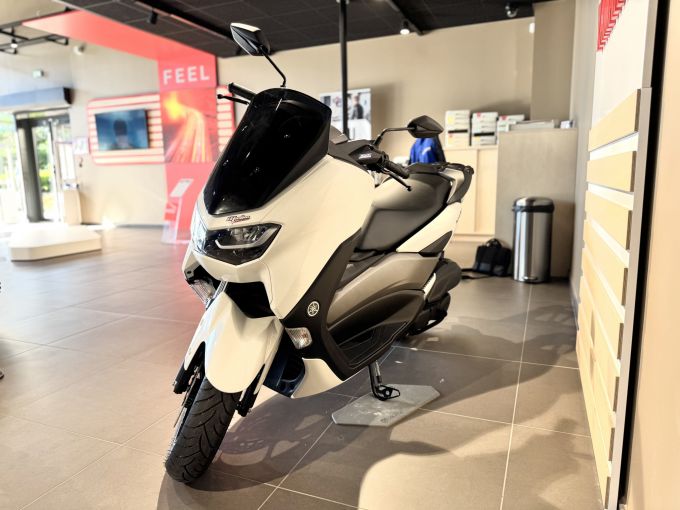 YAMAHA NMAX 125 4