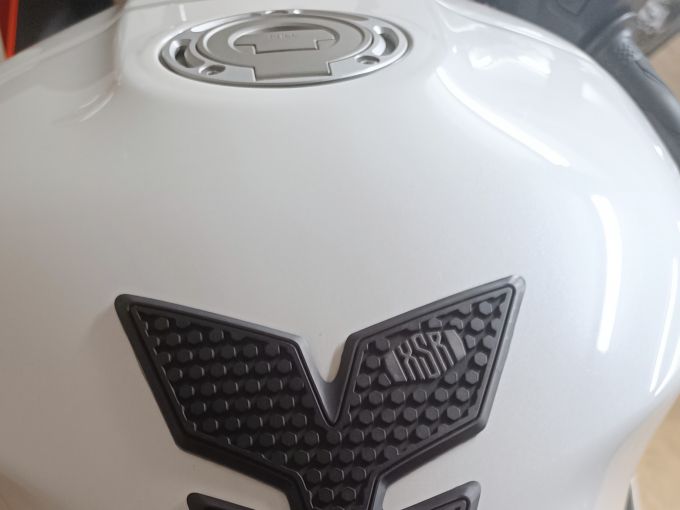 YAMAHA XSR 900 GP 4