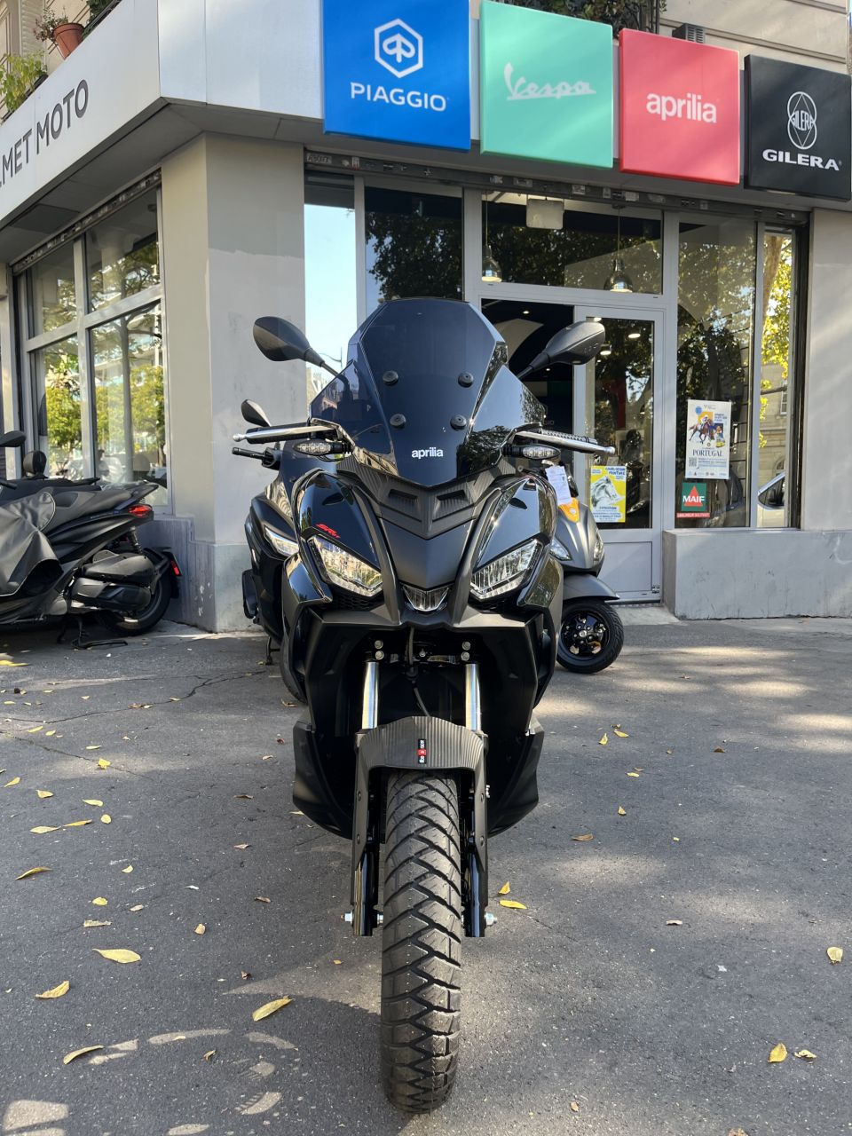 APRILIA SR-GT 125 4
