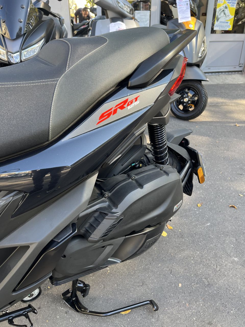 APRILIA SR-GT 125 4