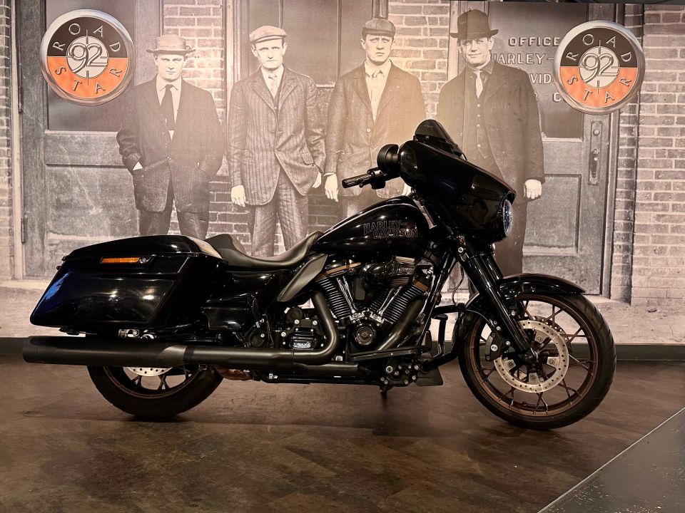HARLEY-DAVIDSON TOURING STREET GLIDE 1923 ST 4