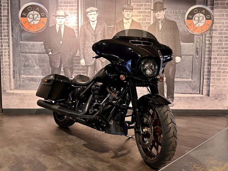 HARLEY-DAVIDSON TOURING STREET GLIDE 1923 ST 4