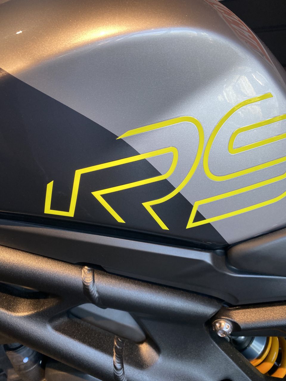 TRIUMPH SPEED TRIPLE 1200 RS 4